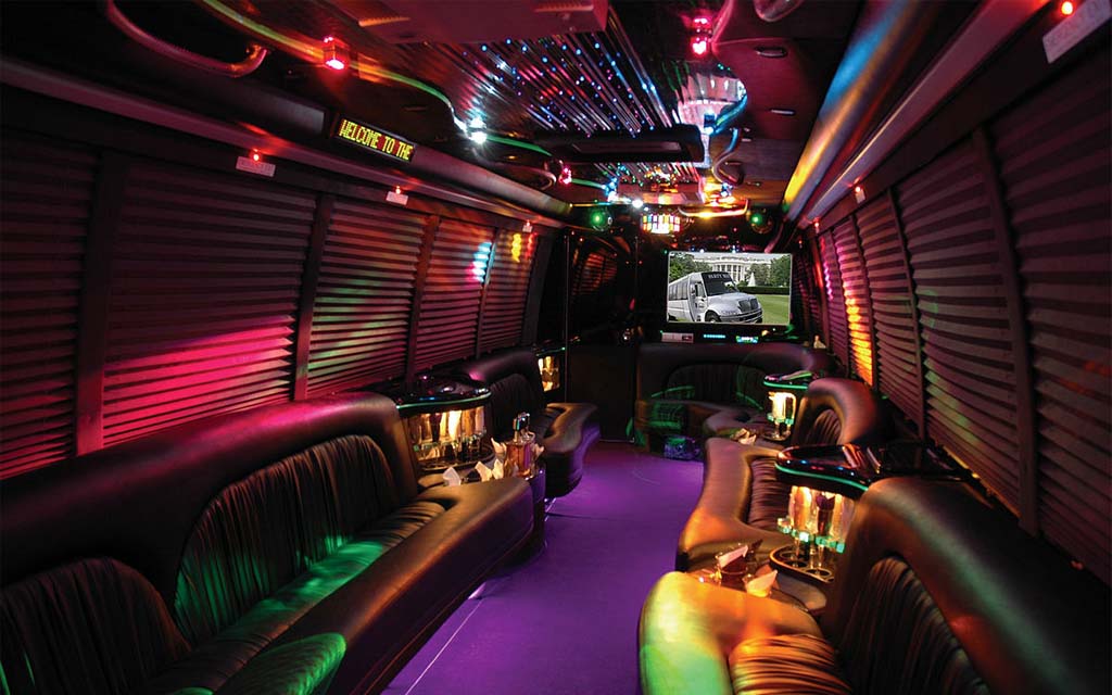 Hire a Limousine for Luxury Wedding Transfers