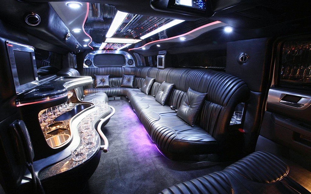 Who Should Hire NYC United Limo's Party Limousine Service?